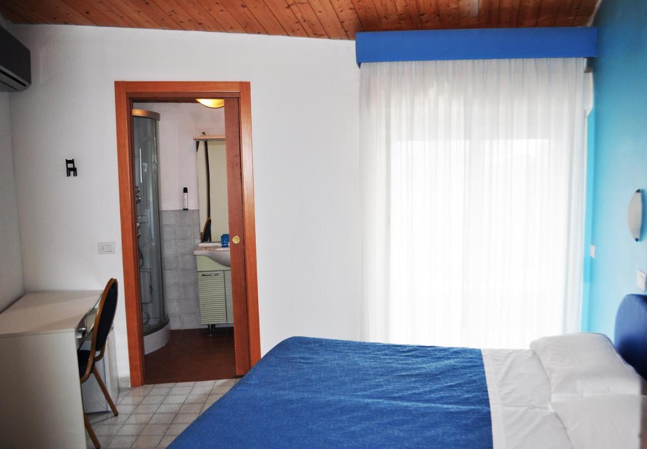 Hotel Albatros 로세토데글리아브루찌 외부 사진