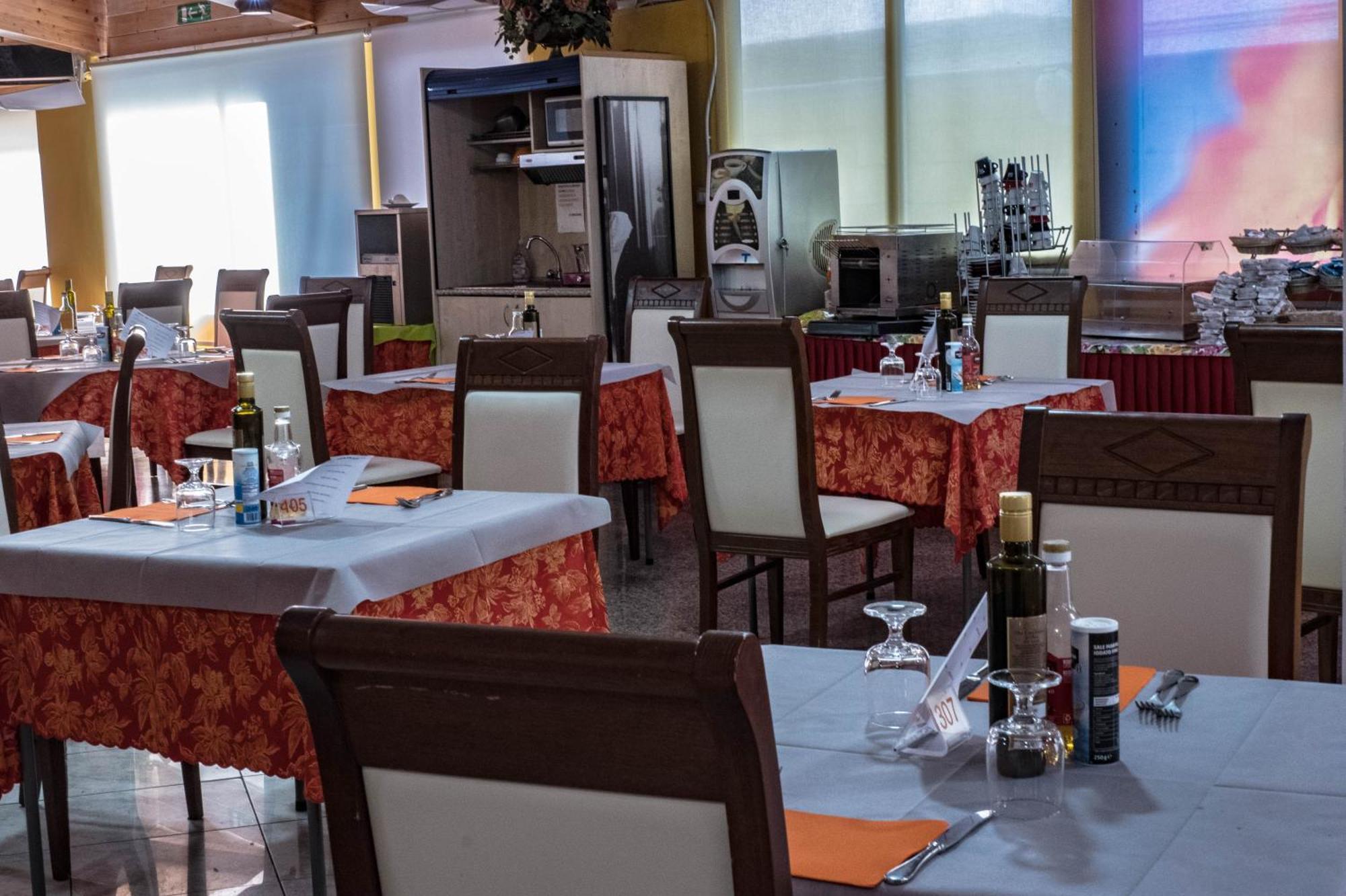 Hotel Albatros 로세토데글리아브루찌 외부 사진
