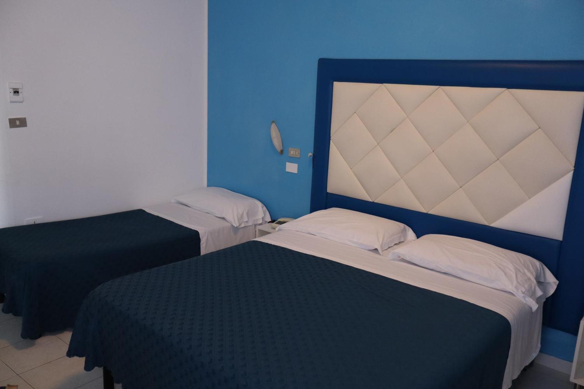 Hotel Albatros 로세토데글리아브루찌 외부 사진