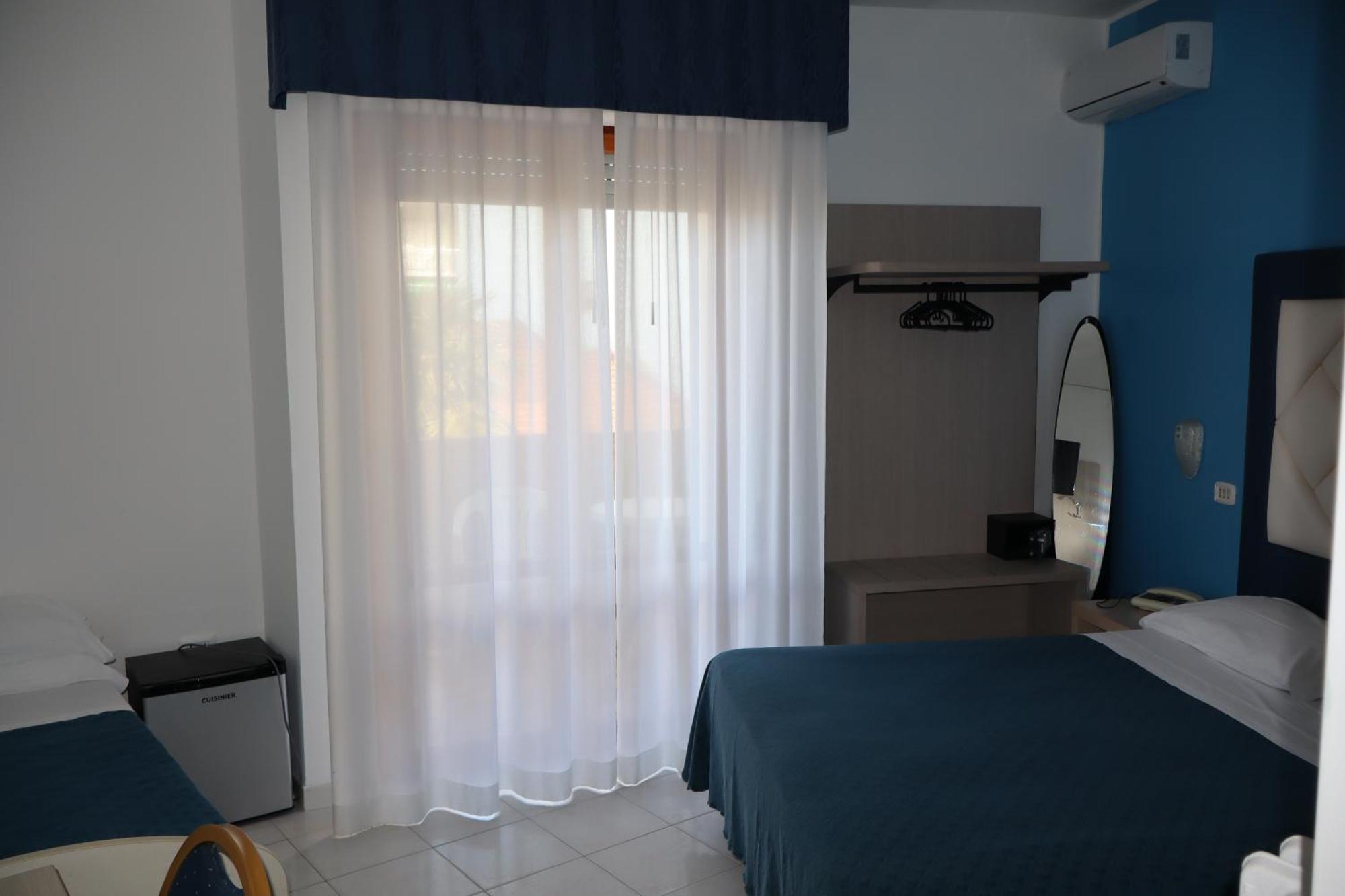 Hotel Albatros 로세토데글리아브루찌 외부 사진