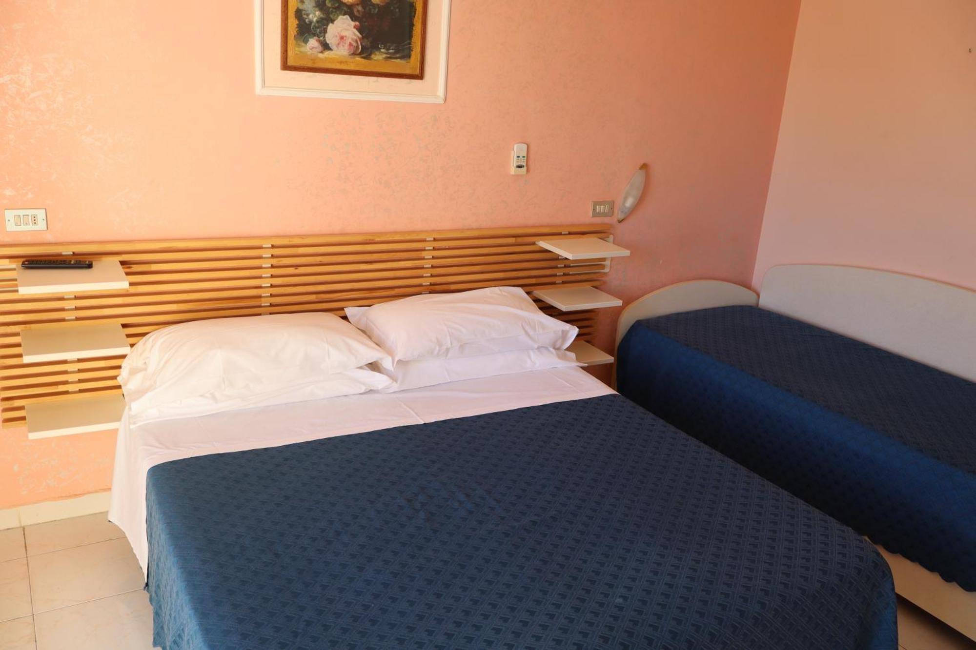 Hotel Albatros 로세토데글리아브루찌 외부 사진